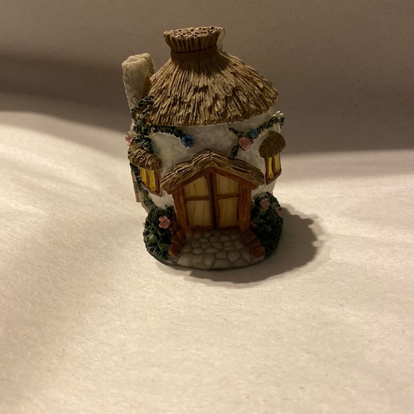 Little Bunny house - Picture 1 of 5